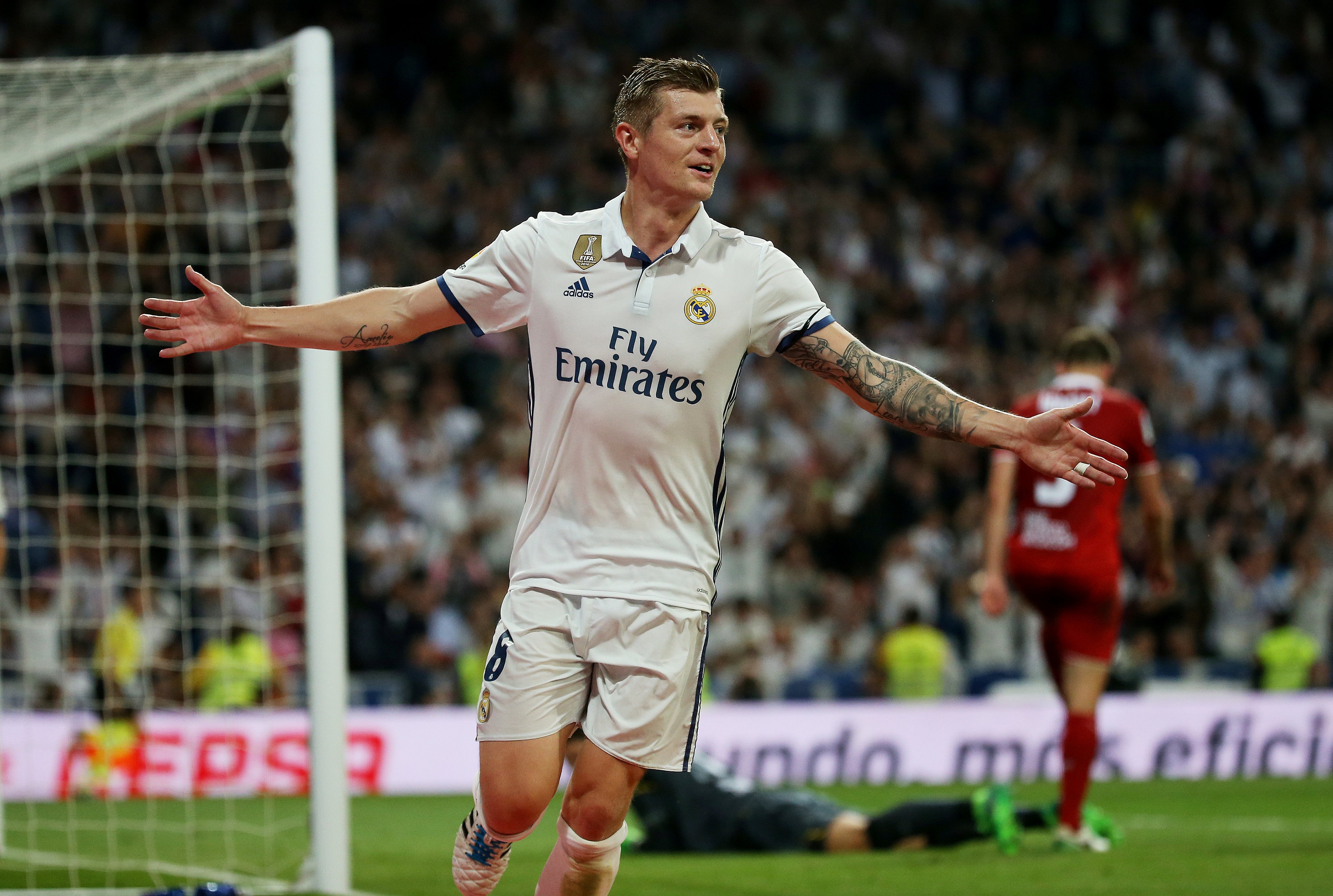 Ronaldo pha ky luc sau tran thang Sevilla anh 9