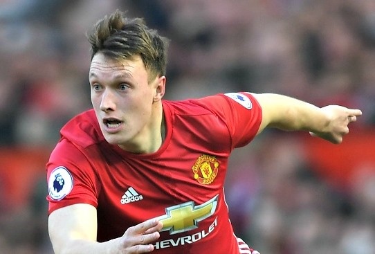 Hai sao Man Utd vao doi hinh te nhat vong 37 Premier League hinh anh