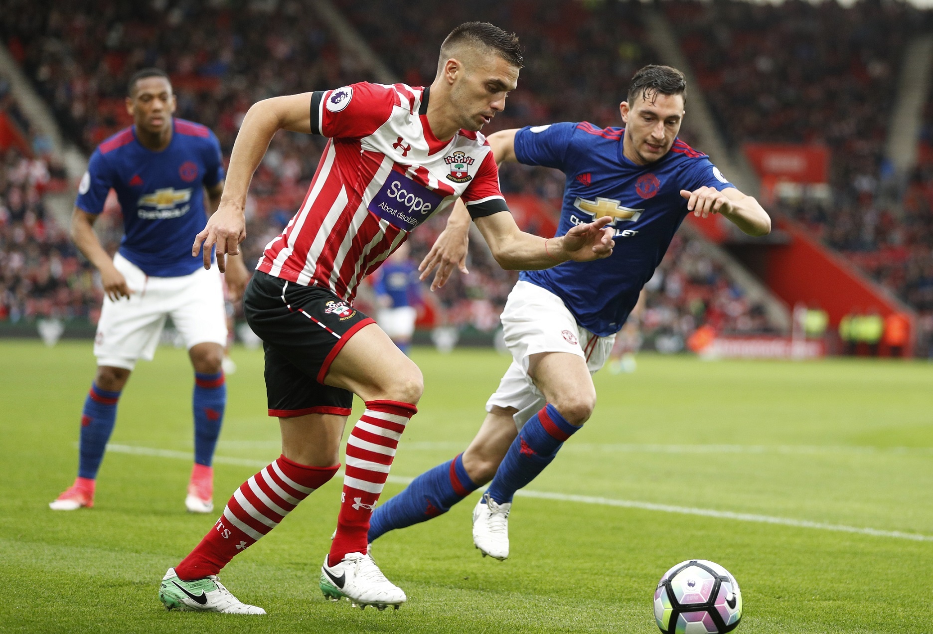 MU vất vả cầm hòa Southampton ảnh 1 MU vat va cam hoa Southampton anh 1