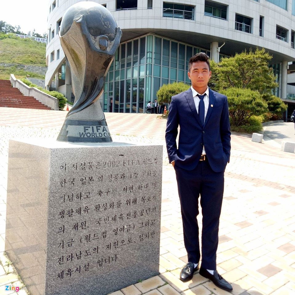 Cac ung vien vo dich tich cuc tap luyen anh 11