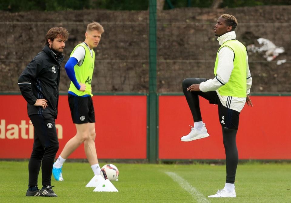 Pogba duoc huong dac quyen tren san tap MU anh 3