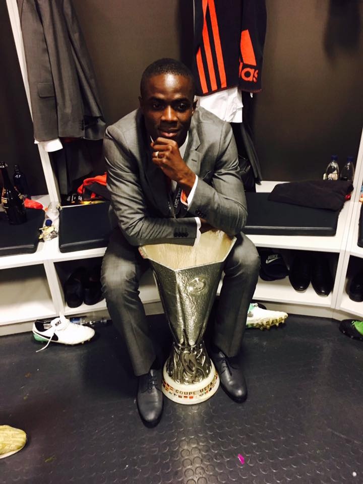 Ibra an mung phan cam trong phong thay do anh 2