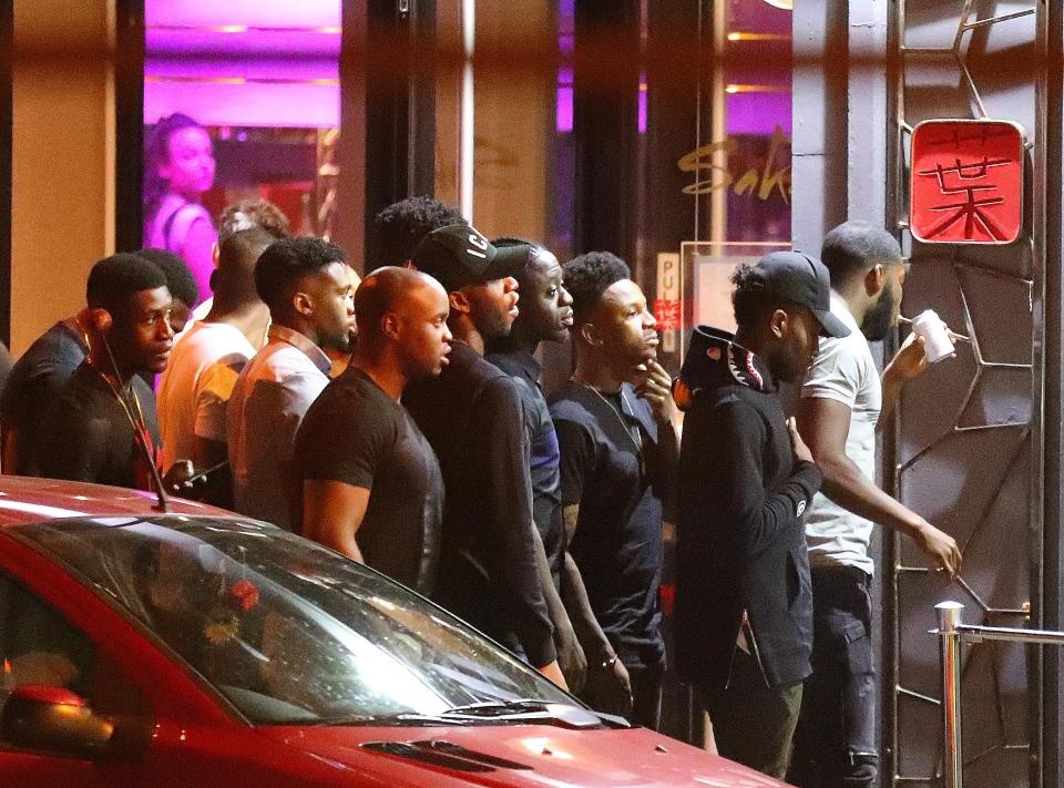 Rashford,  Lingard mo tiec thau dem anh 5