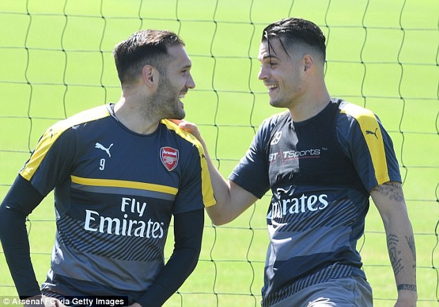 Sanchez tap bat gon truoc them chung ket FA Cup anh 9