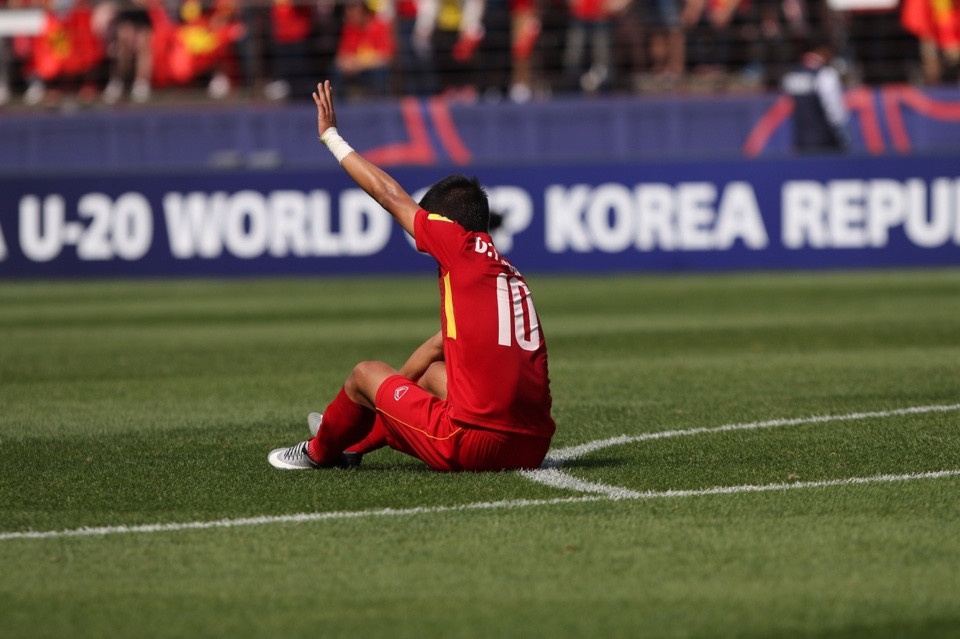 Thanh Bình khóc vì chấn thương ảnh 4 Thanh Binh khoc vi chan thuong anh 4