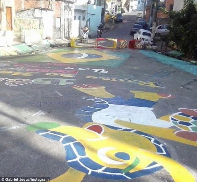 tro cung cua Pep con dang lam tho son kiem song anh 5