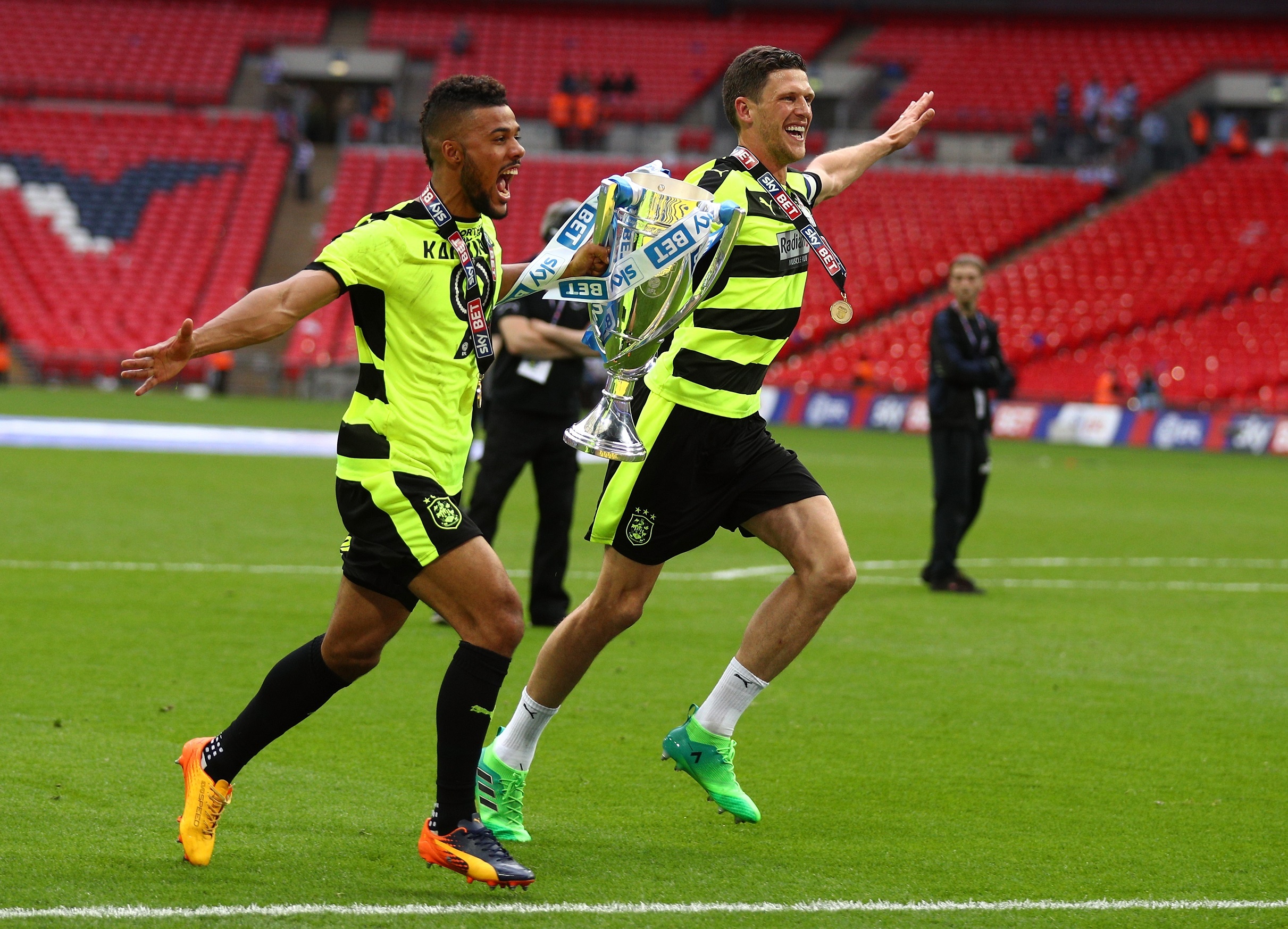 Huddersfield thăng hạng Premier League ảnh 5 Huddersfield thang hang Premier League anh 5