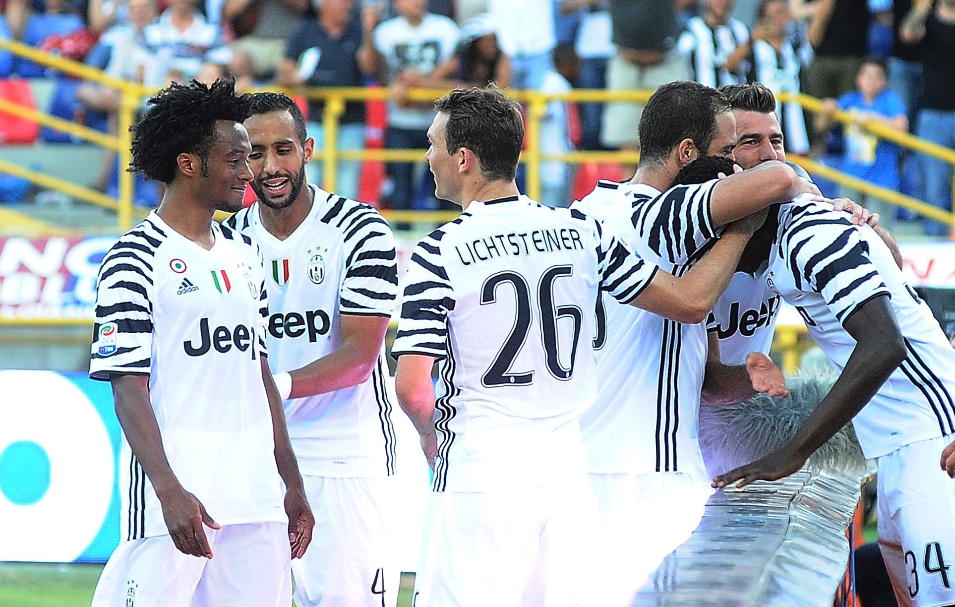 MU CLB gia tri nhat the gioi anh 2