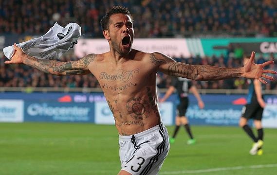 Dani Alves va nhung tan binh chat luong nhat chau Au mua giai qua hinh anh