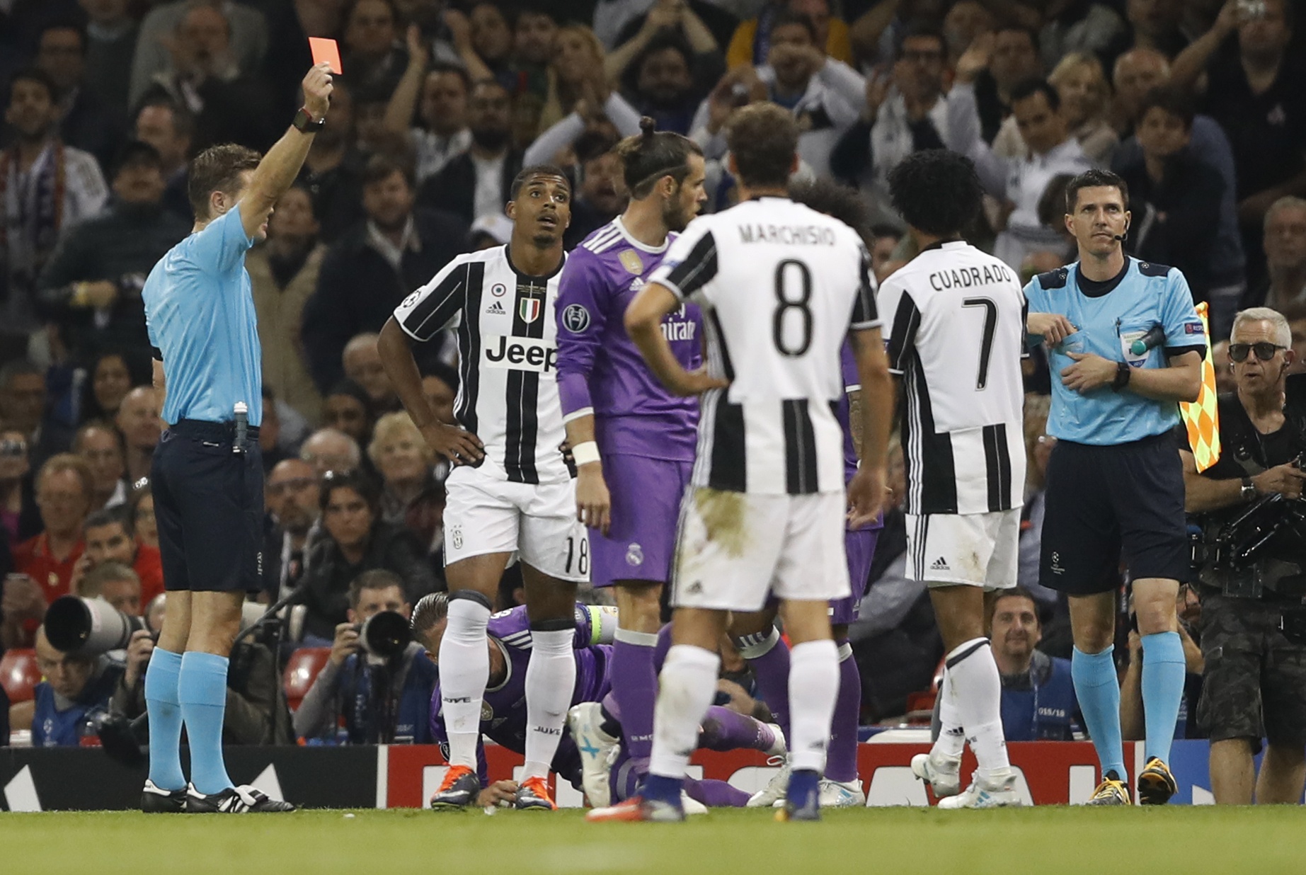 Rea vo dich Champions League anh 14