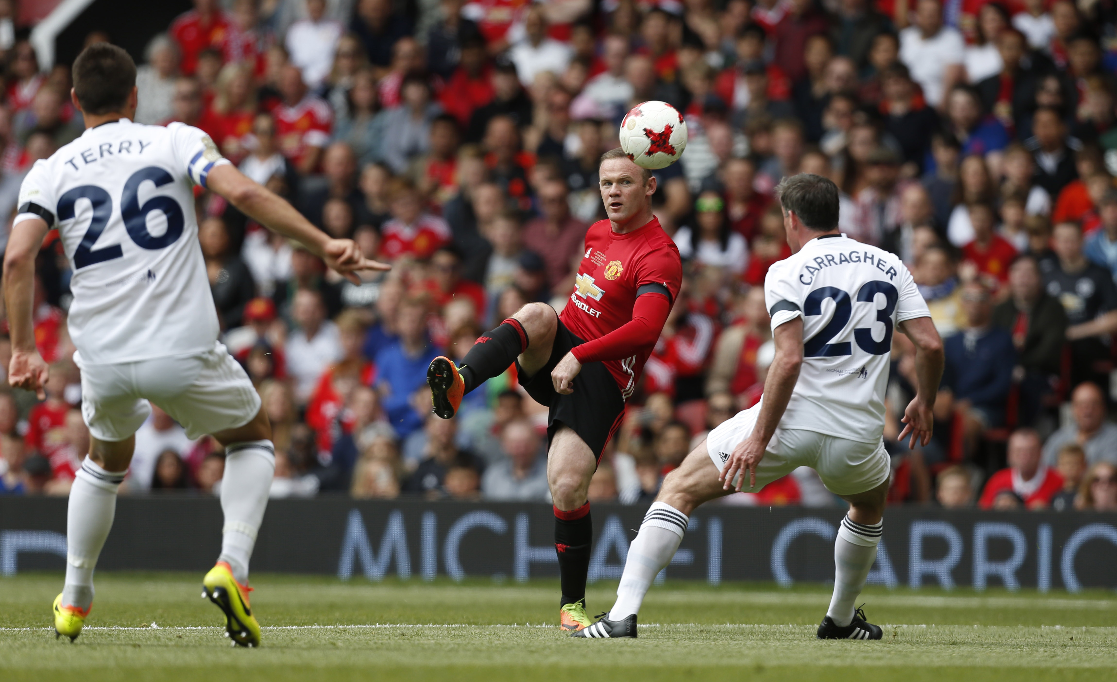 tran cau tri an Carrick anh 2