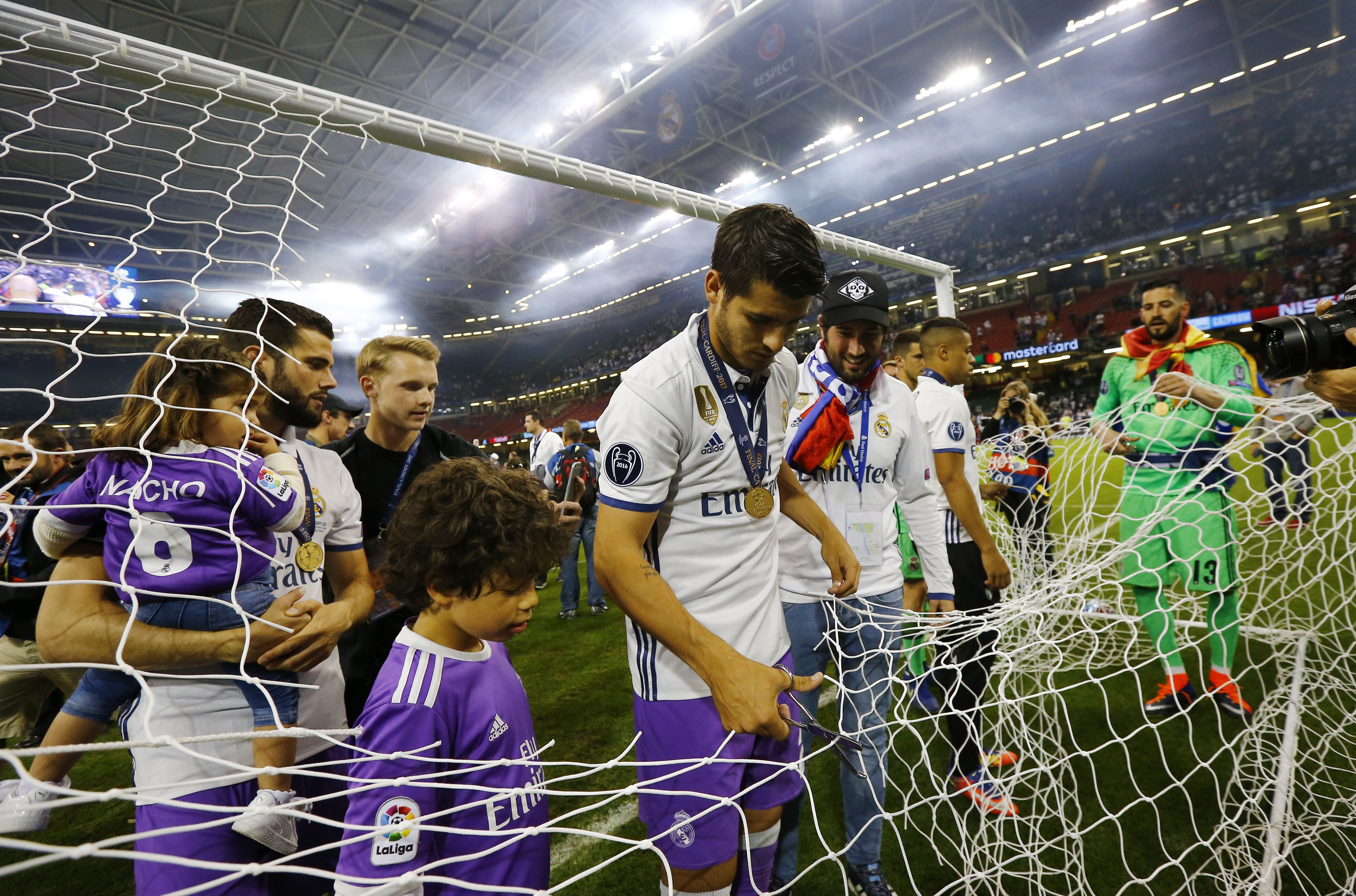 Dan sao Real 'xau xe' manh luoi san Thien nien ky anh 2