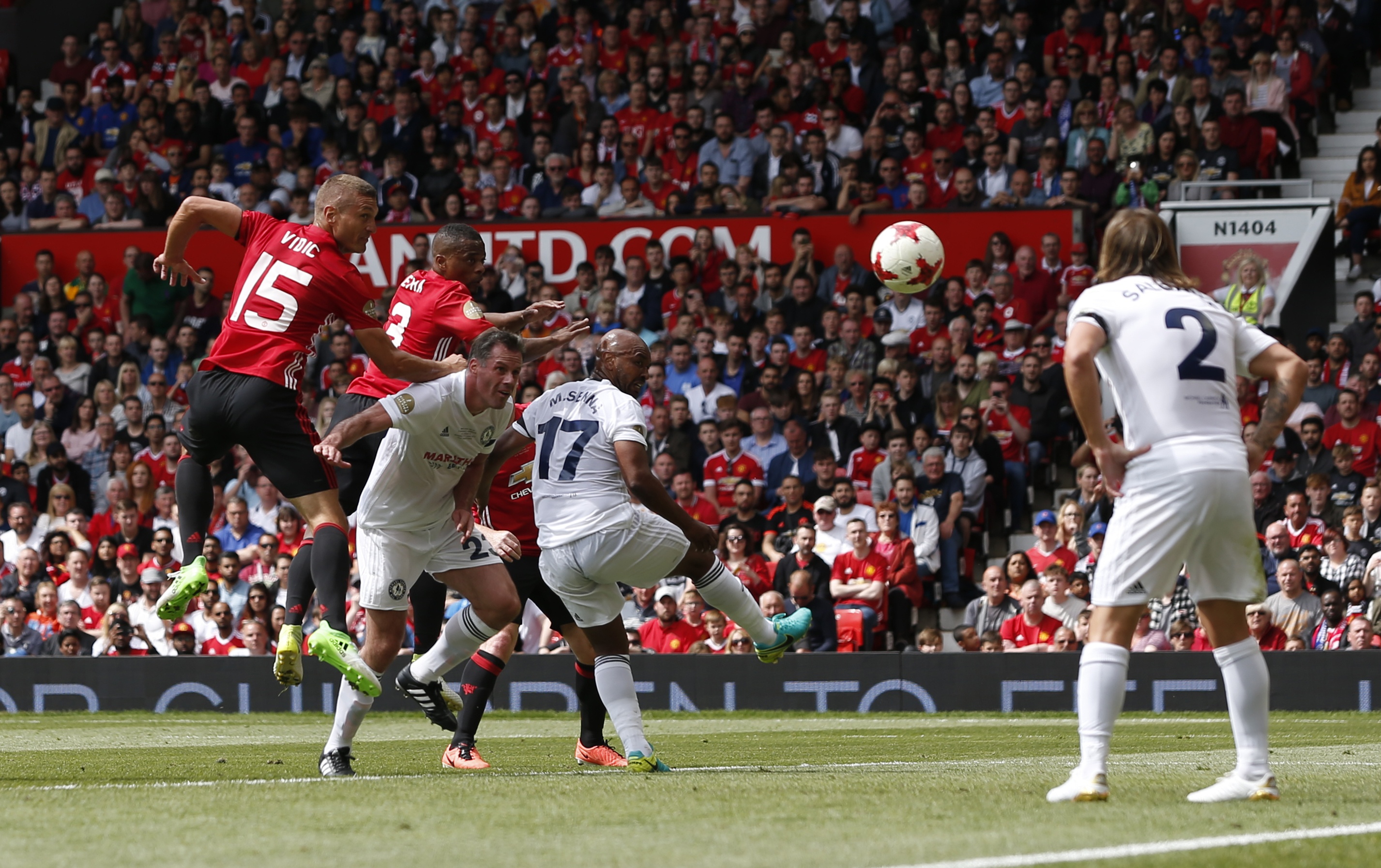 tran cau tri an Carrick anh 5