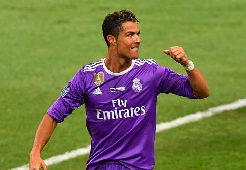 Ronaldo tuyen bo danh bai thoi gian va tuoi tac hinh anh