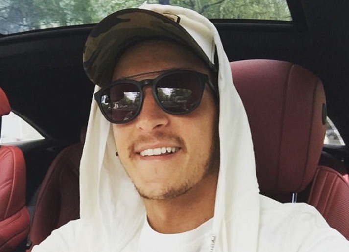 Ky nghi xa xi cua sao Premier League hinh anh