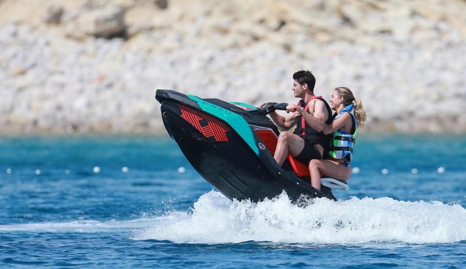 Morata đi nghỉ cùng bạn gái xinh đẹp ảnh 1 Morata di nghi cung ban gai xinh dep anh 1