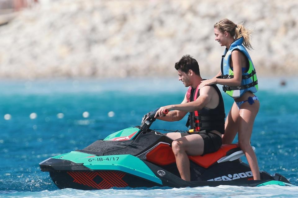 Morata đi nghỉ cùng bạn gái xinh đẹp ảnh 3 Morata di nghi cung ban gai xinh dep anh 3