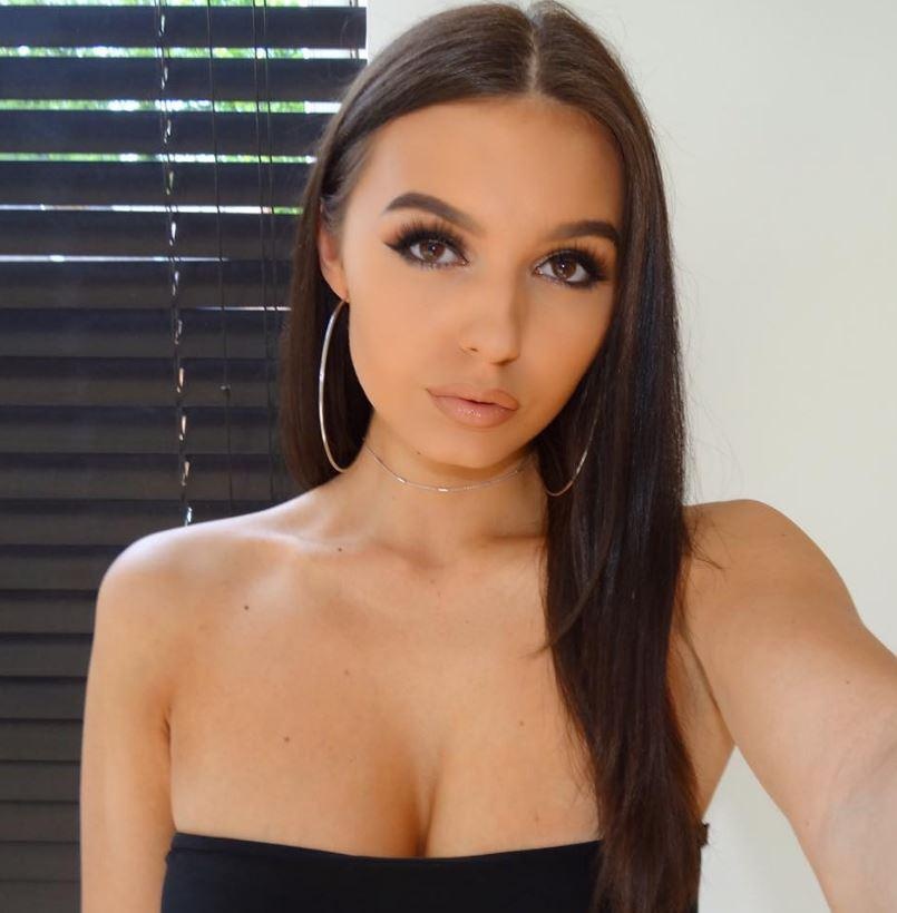 Sao tre Everton noi tieng nho ban gai boc lua anh 4