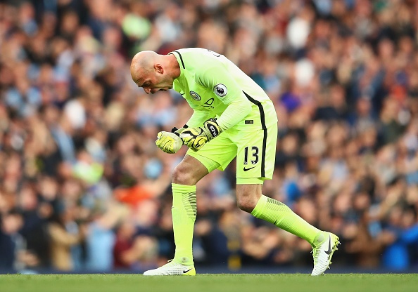 Nhung ngoi sao mat viec tai Premier League he nay anh 5