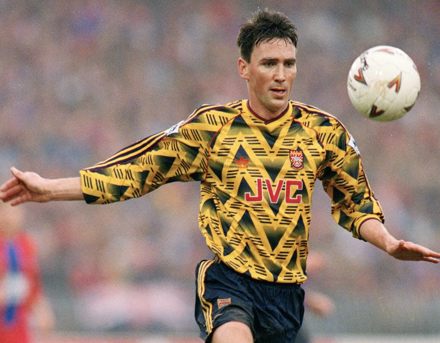 11 thảm họa áo đấu trong kỷ nguyên Premier League ảnh 3 11 tham hoa ao dau trong ky nguyen Premier League anh 3