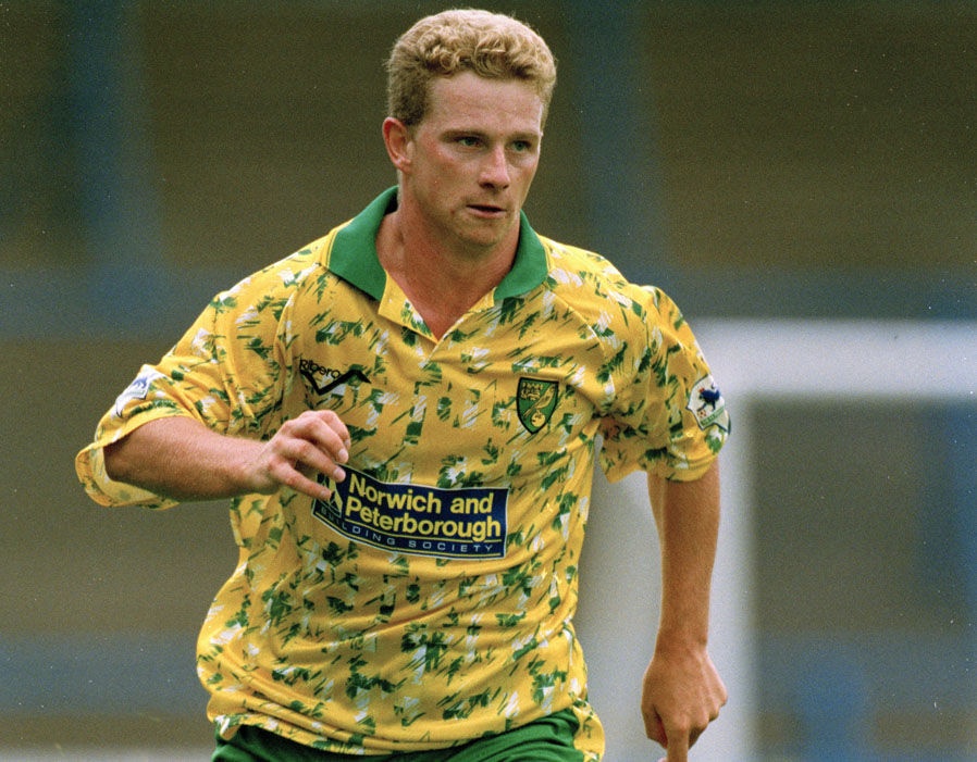 11 thảm họa áo đấu trong kỷ nguyên Premier League ảnh 8 11 tham hoa ao dau trong ky nguyen Premier League anh 8