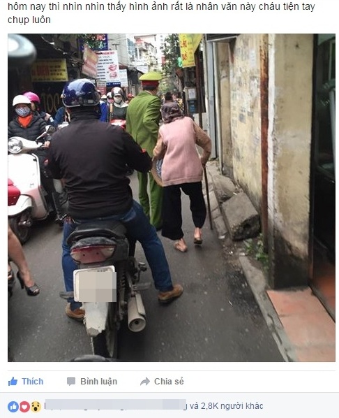 công an dắt cụ già qua đường ảnh 1 cong an dat cu gia qua duong anh 1