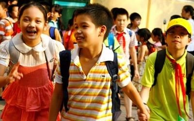 Tuyen sinh dau cap tai Ha Noi: Nong mua 'chay' truong hinh anh