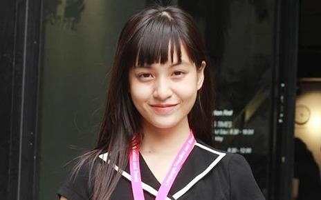 Nu sinh Viet xinh dep tham du dien dan lanh dao tre the gioi hinh anh