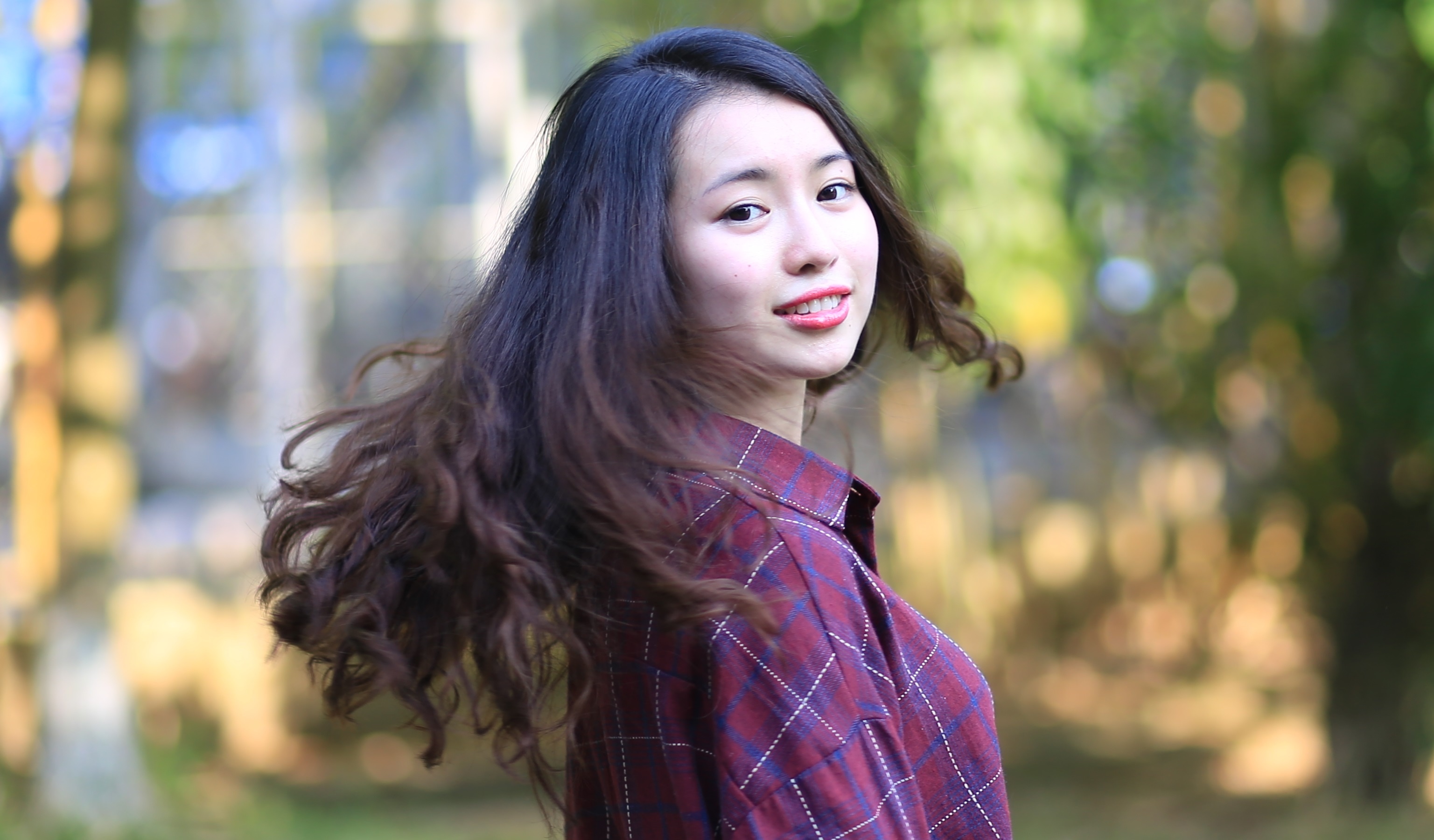 Hoa khoi Ngoai giao so bi che 'chanh' sau dang quang hinh anh