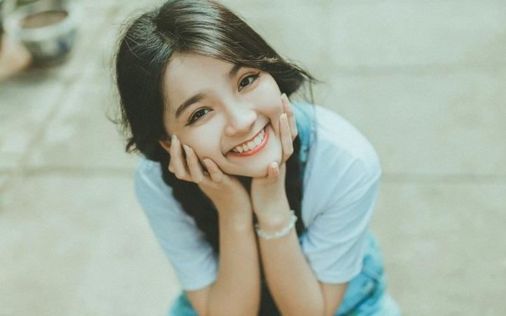 Nu sinh truong Luat co giong hat giong Miu Le hinh anh