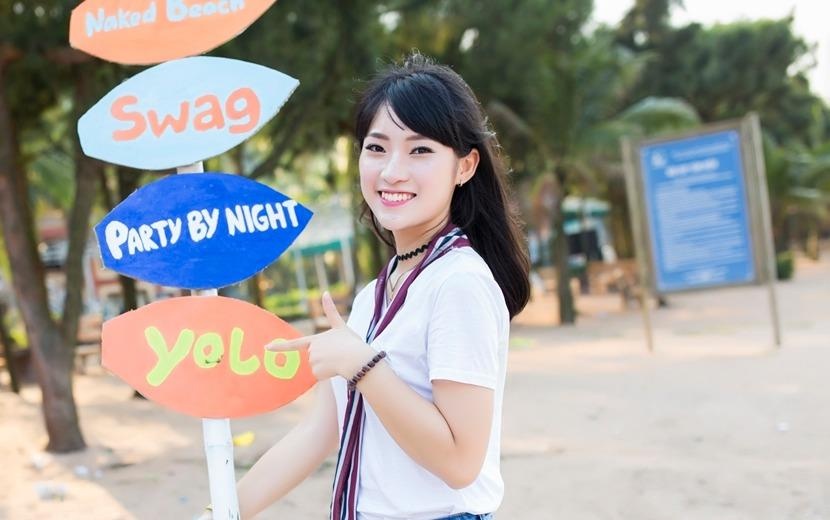 Nu sinh noi 7 thu tieng xinh tuoi trong video ky yeu hinh anh