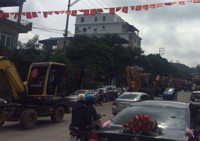 ruoc dau bang may xuc anh 2