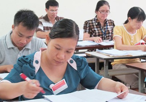 Dua bai thi THPT quoc gia ve TP HCM cham de cong bang hinh anh