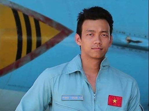Dan mang tim kiem chang phi cong 9X dien trai, dan hat gioi hinh anh