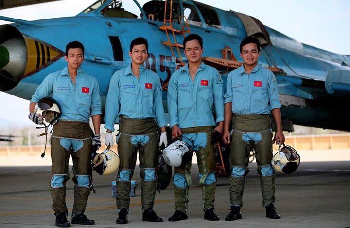 dân mạng truy tìm phi công 9X ảnh 2 dan mang truy tim phi cong 9X anh 2