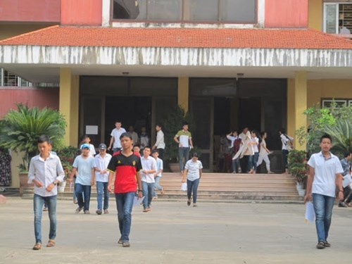 tuyen sinh lop 10 anh 1