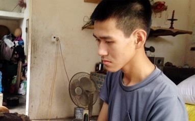 Chang trai ngheo mac trong benh vuot kho hoc gioi hinh anh