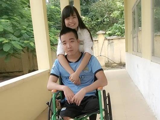 Chang trai cut chan tim thay tinh yeu dep nho Facebook hinh anh