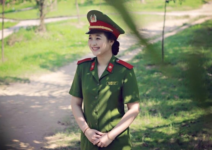 nu canh sat xinh dep noi tieng mang anh 3