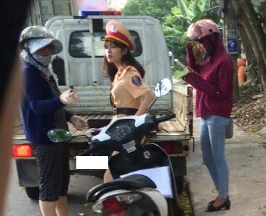 nu canh sat xinh dep noi tieng mang anh 7