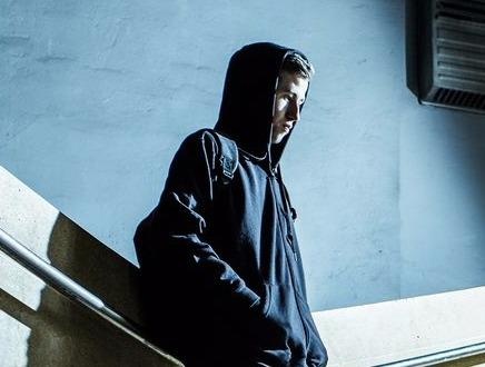 9X cover 'Faded' bang sao truc duoc Alan Walker khen ngoi hinh anh