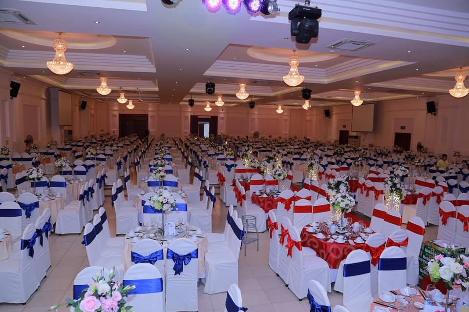 3 chi em cuoi chung mot ngay anh 3