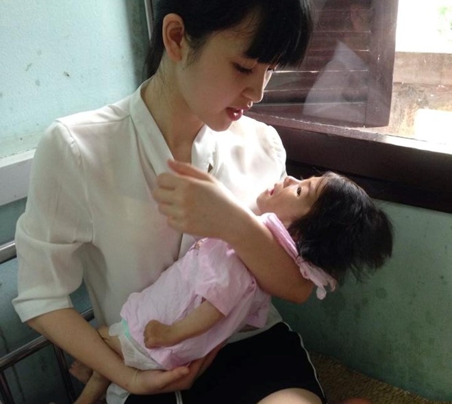 cứu bé 14 tháng tuổi nặng 3, 5 kg ảnh 2 cuu be 14 thang tuoi nang 3, 5 kg anh 2