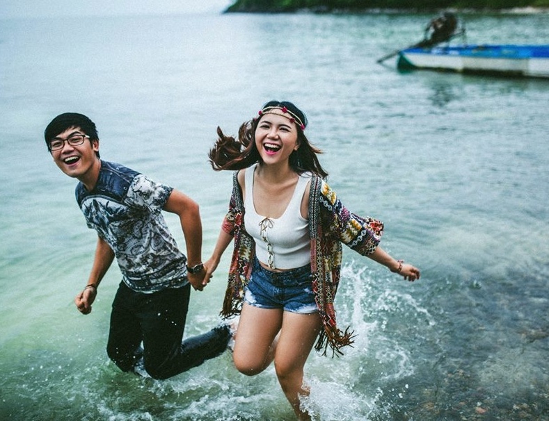 anh cuoi cuoi tha ga cua cap doi 9X anh 7