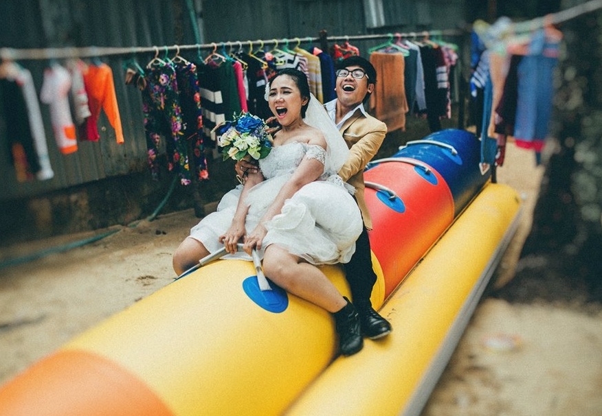 anh cuoi cuoi tha ga cua cap doi 9X anh 5