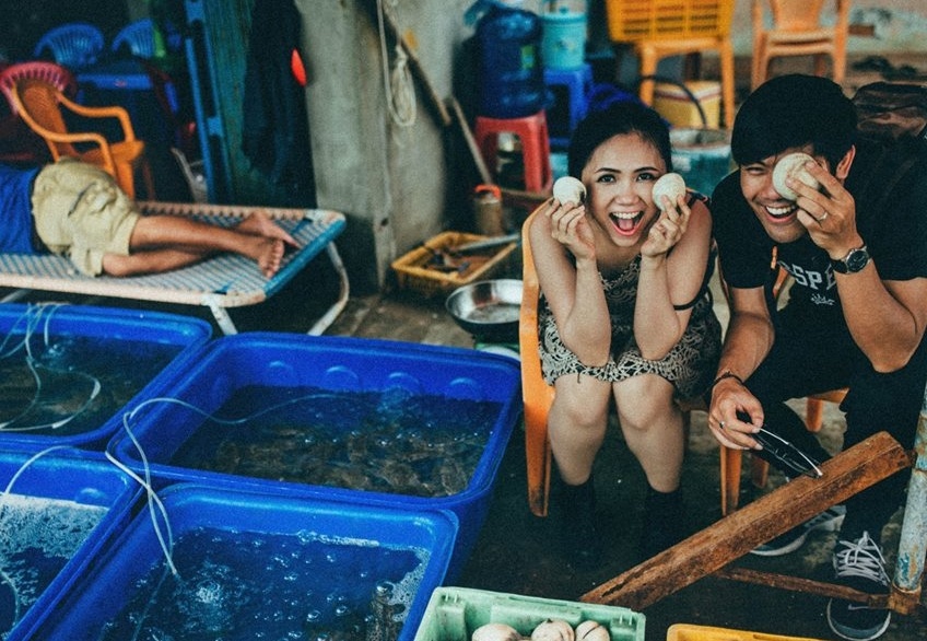 anh cuoi cuoi tha ga cua cap doi 9X anh 6