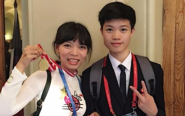 Chang trai ‘vang’ lam tho de hoc Hoa hinh anh