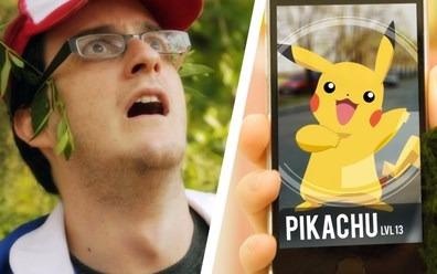 Lo chan vuot bien, dung phai xac chet vi mai bat Pokemon hinh anh