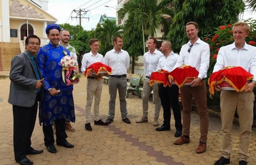 rước dâu bằng xe bò ảnh 2 ruoc dau bang xe bo anh 2