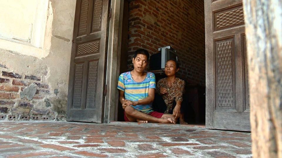 nguoi me 60 nuoi 2 con tat nguyen anh 2